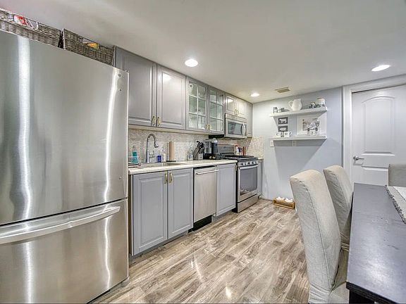 4th image of 180 19th St #1