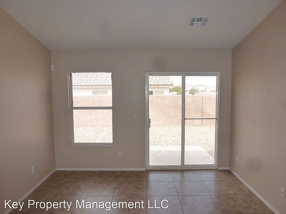 4th image of 2781 Echo Springs St