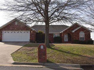2008 Winterpark Dr, Sallisaw, OK 74955
