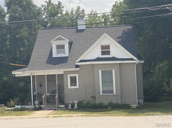 512 E Walton St, Warrenton, MO 63383