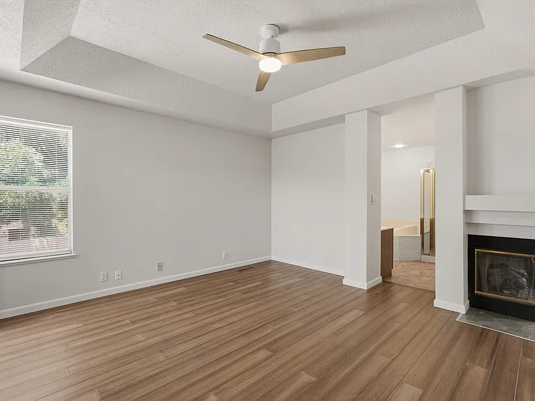 10021 Bridgepointe Ct NE — Photo 24