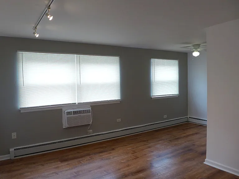 Winthrop Suites Apartments — Photo 11