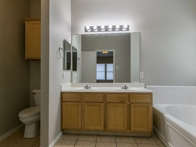 8512 Prairie Wind Trl — Photo 16