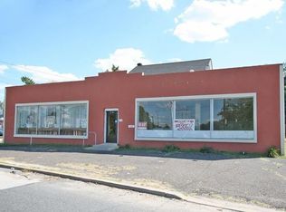 812 E Broad St, Gibbstown, NJ 08027