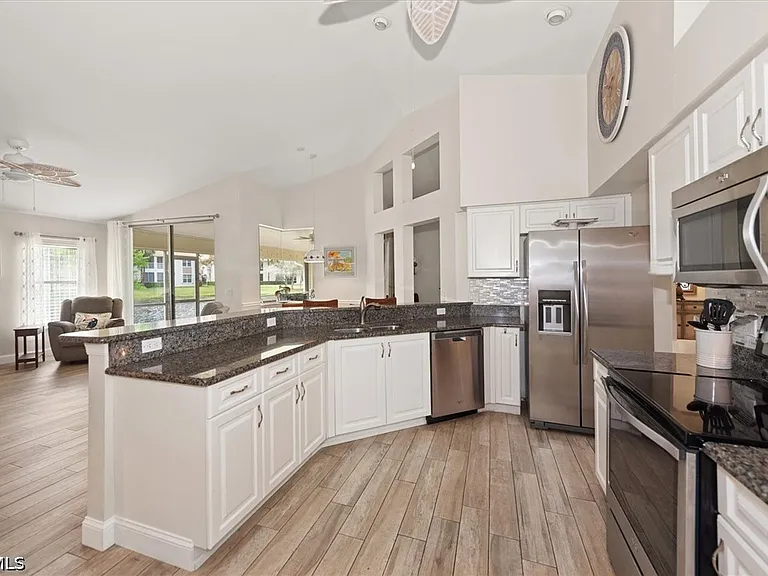 9241 Bramble Ct — Photo 19