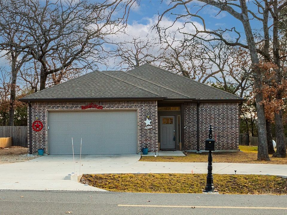 1st image of 205 Comanche Dr