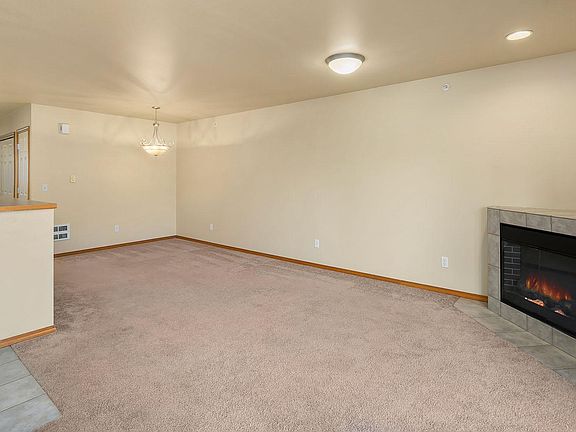 5th image of 7208 NE 182nd St APT 202