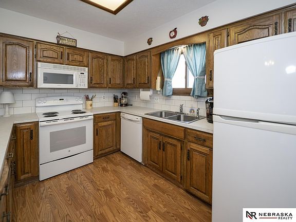 4th image of 15112 S St
