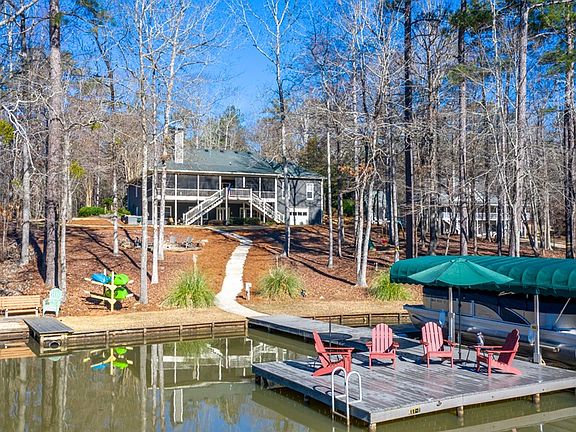 3rd image of 1060 Granite Dr