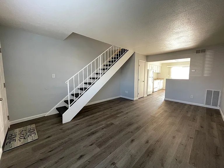 764 E Swain Road — Photo 10