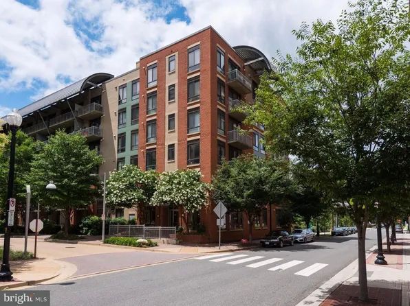 1200 N Hartford St APT 502, Arlington, VA 22201