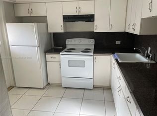 443 NE 195th St APT 338, Miami, FL 33179