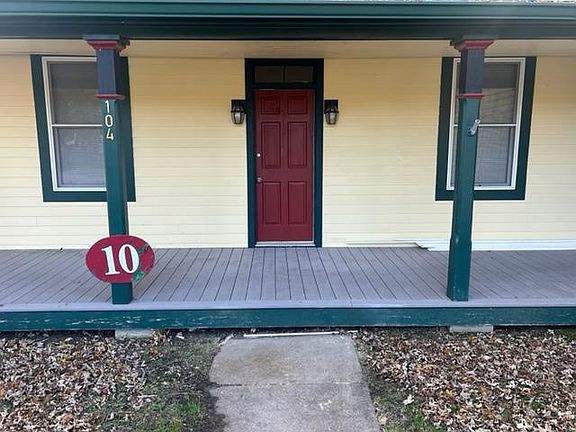 2nd image of 104 E Main St #101
