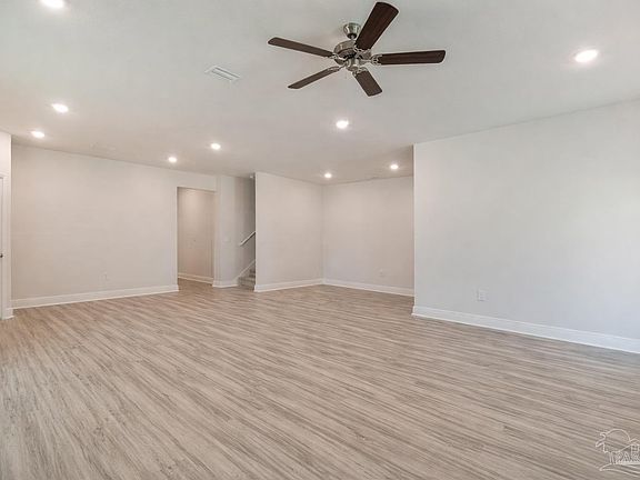 3rd image of 9797 Windyhill Rd