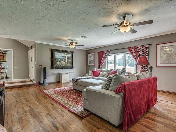 4th image of 2938 NE Orlie Dr