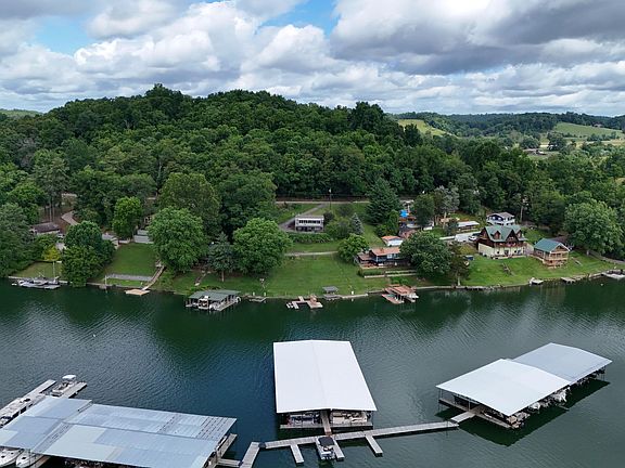 2nd image of 411 Gammon Rd