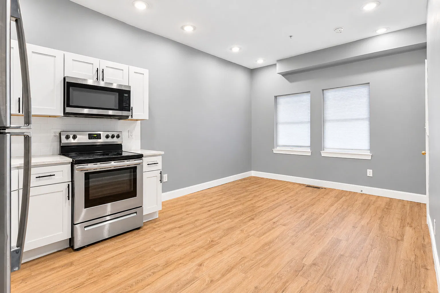 2932 W Oxford St — Photo 3