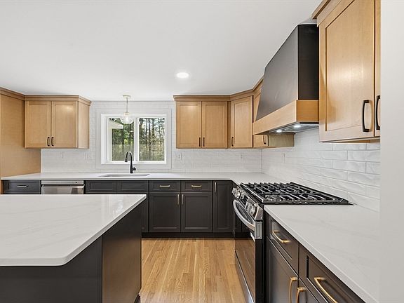 4th image of 44 Wildbrook Rd