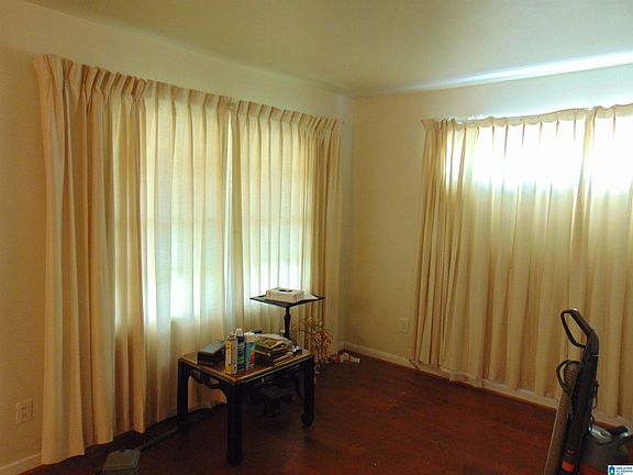 3rd image of 1532 Maple Ave SW