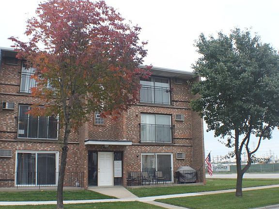 3rd image of 4647 Clyde Ave APT 2B