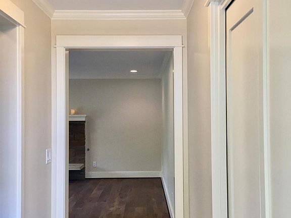 Hallway looking back at livingroom