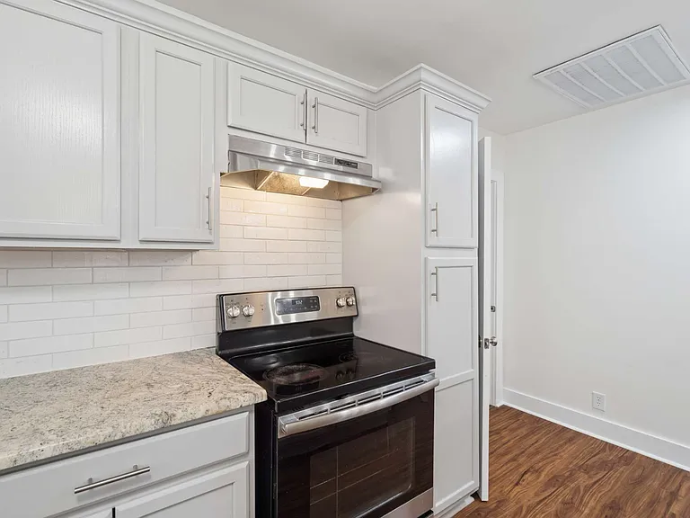 205 Raymond St — Photo 19