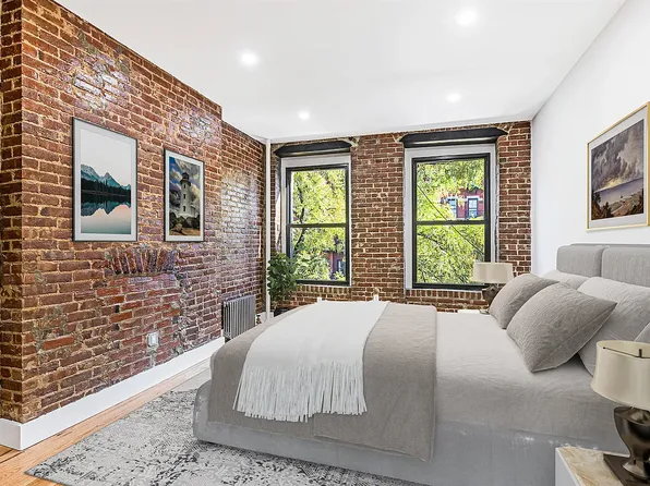 1711 Second Avenue image 1 of 10