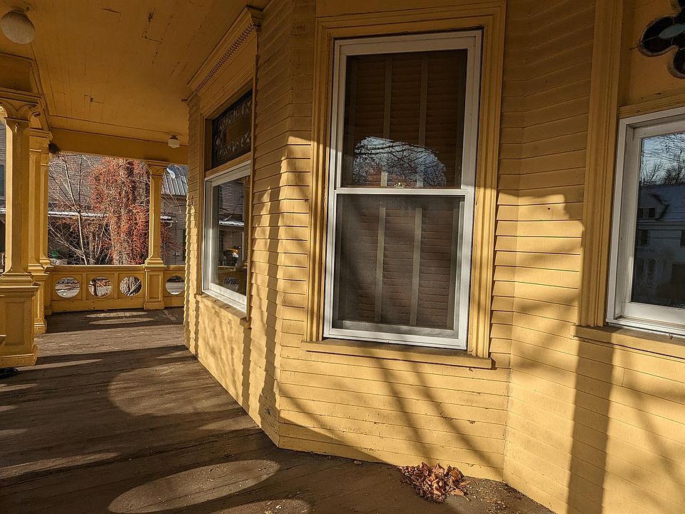 147 Pleasant St, Laconia, NH 03246 Zillow