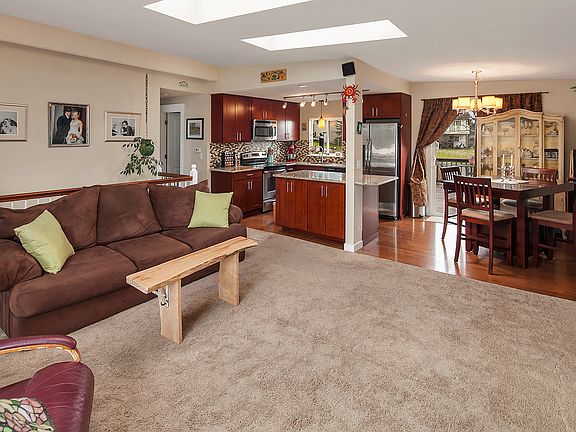 4th image of 1808 Madison Way