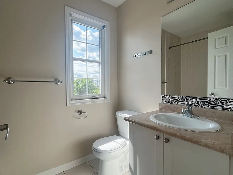 222 Dougherty Cres — Photo 11