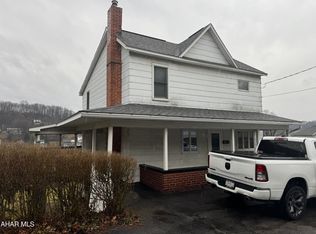 618 Apple St, Northern Cambria, PA 15714