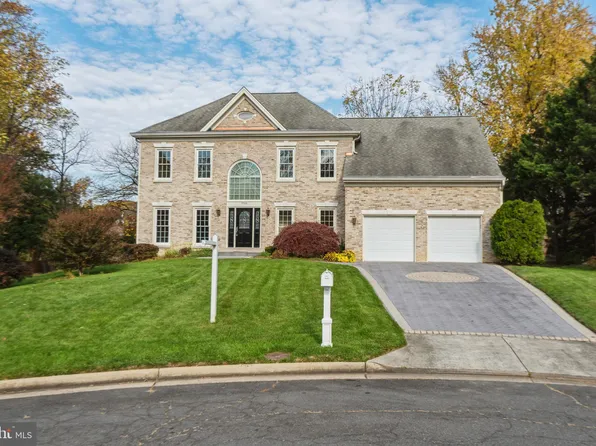 9906 Chappell Ln, Vienna, VA 22181