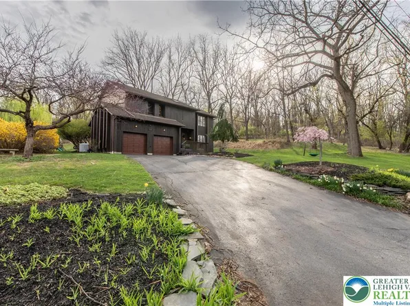 1338 Santee Mill Rd, Bethlehem, PA 18017