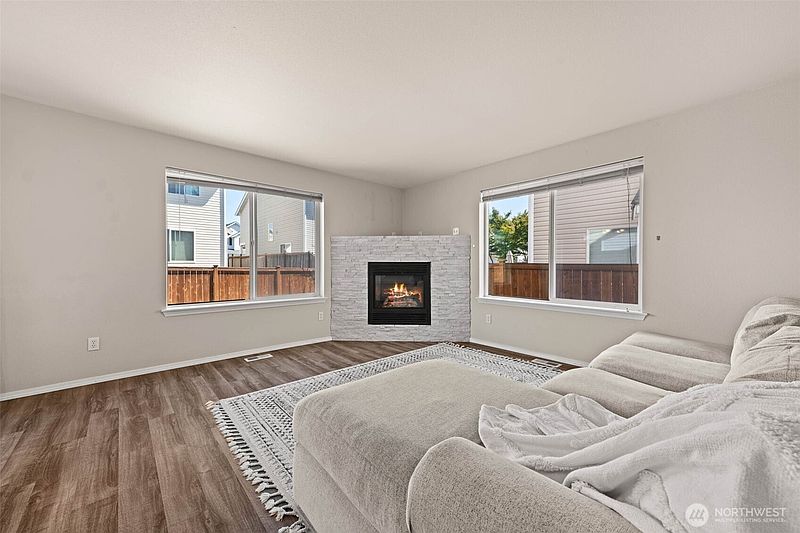 5th image of 10425 198th Street Ct E