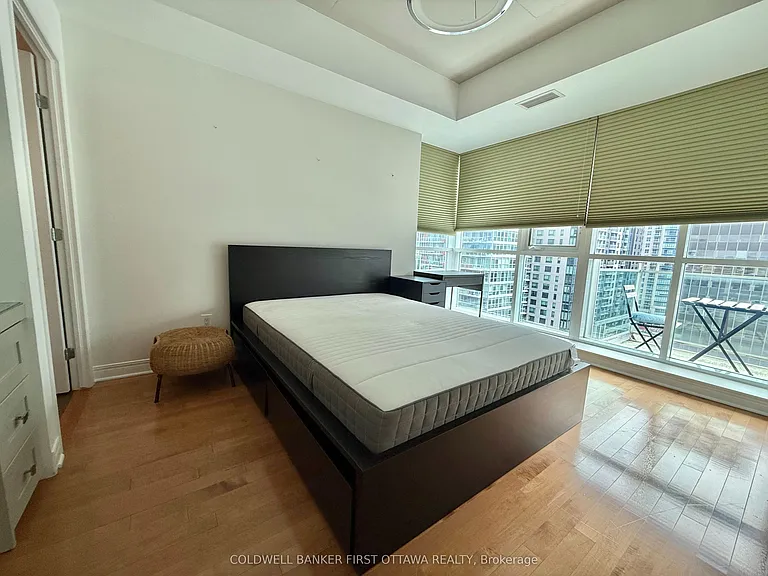 134 York St #1203 — Photo 15