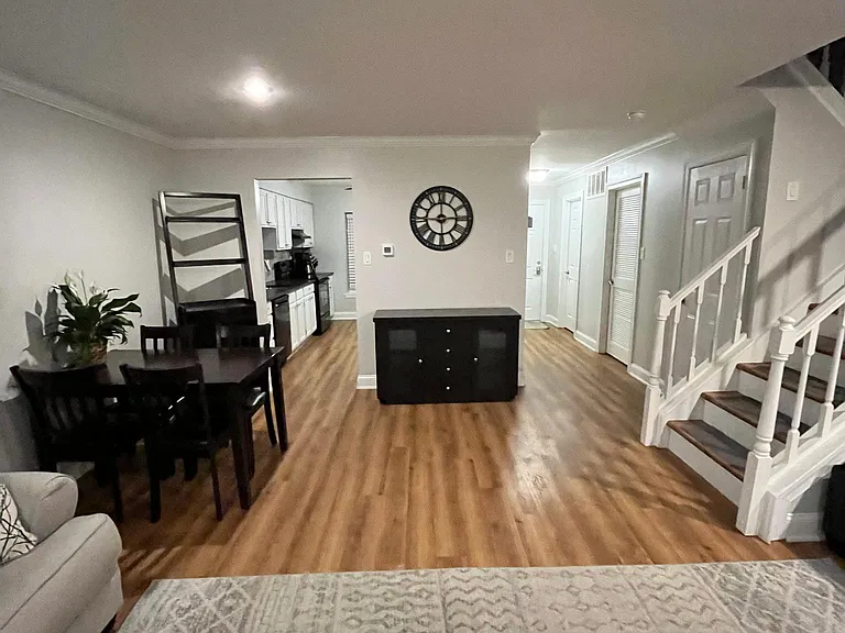 128 Crown Prince Dr — Photo 2