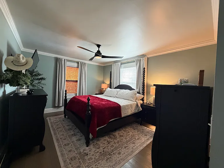 523 E Georgia St — Photo 23