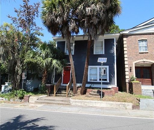 2nd image of 724 W Victory Dr #B