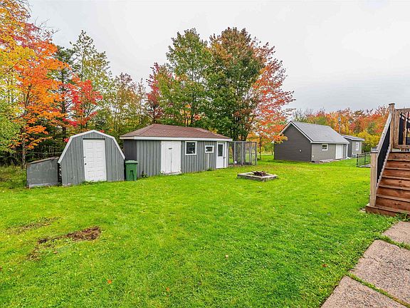 5th image of 26 Poplar Dr