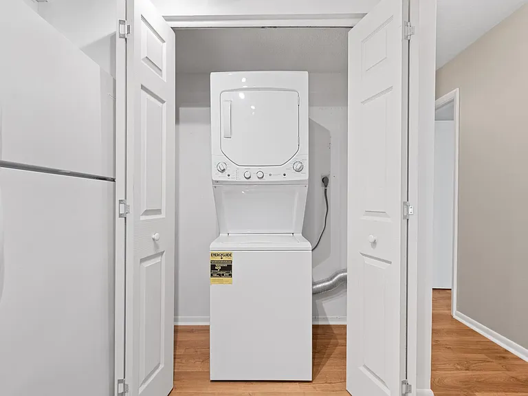 2524 Cove Point Pl — Photo 3