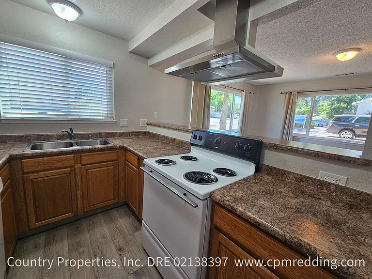 2951 Robert Ct — Photo 9