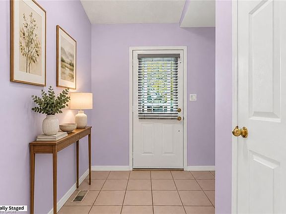 3rd image of 60 Rice Ave #10