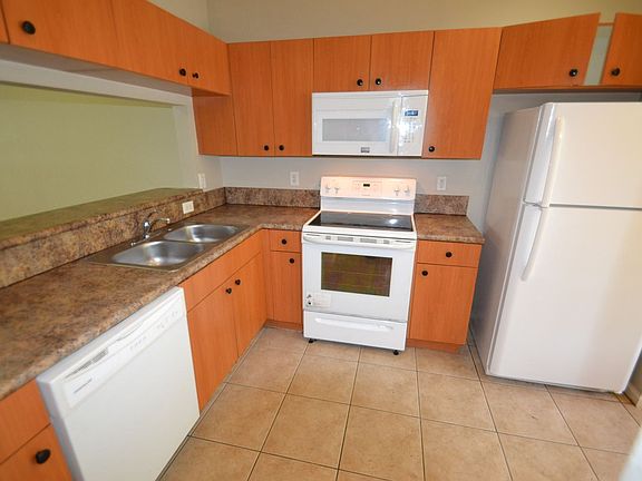 5th image of 2581 SW 82nd Ave #103