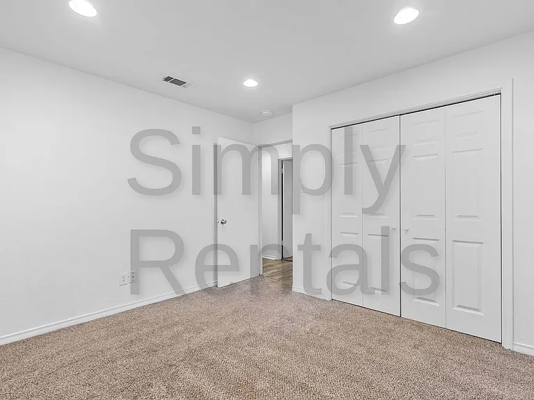 705 Plano St — Photo 21