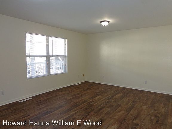 3rd image of 2111 Pretty Lake Ave