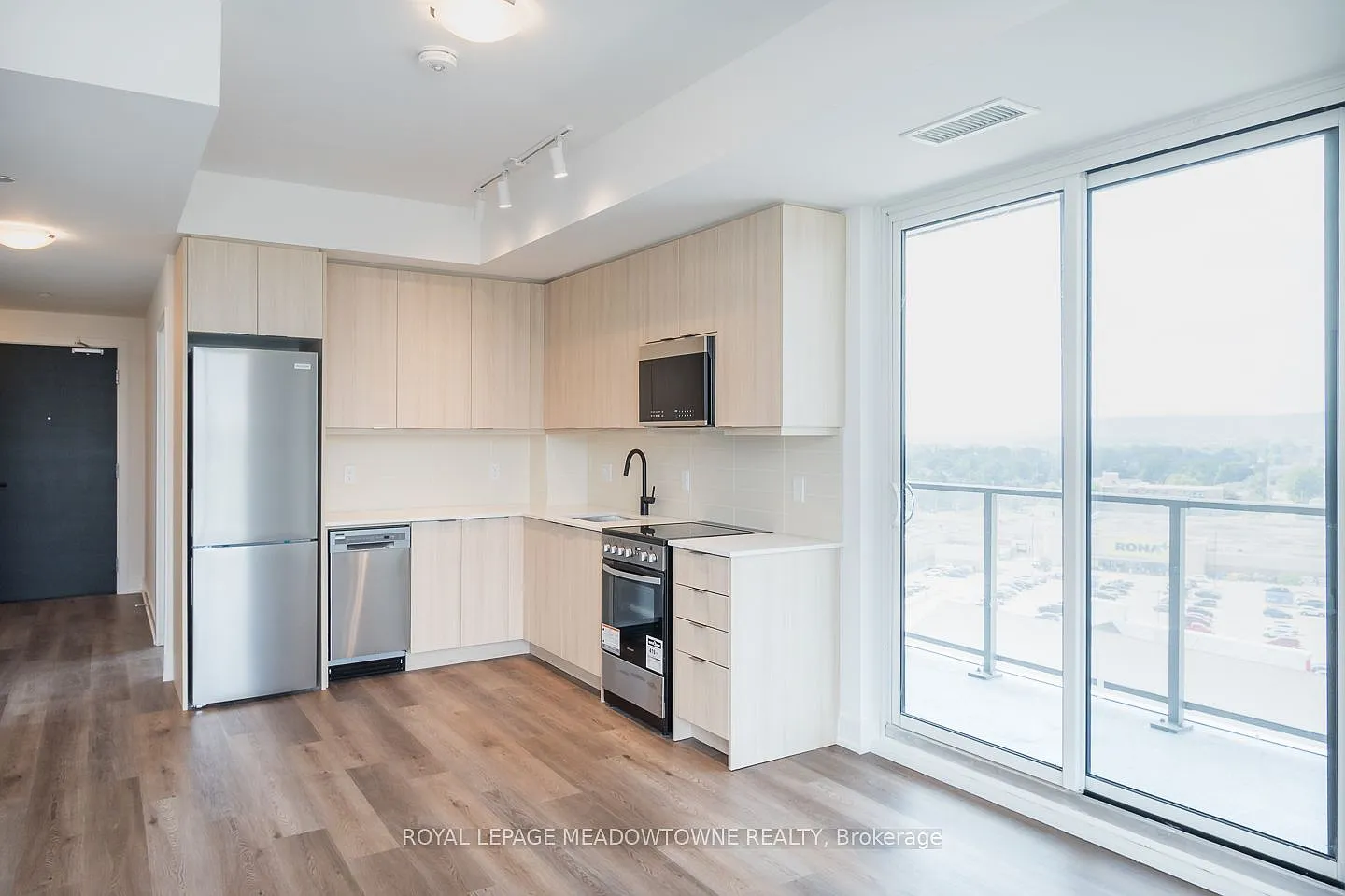 2 bed, $2,550 — Photo 4