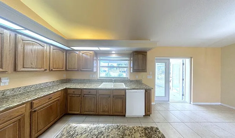 95 White Marsh Ln — Photo 12