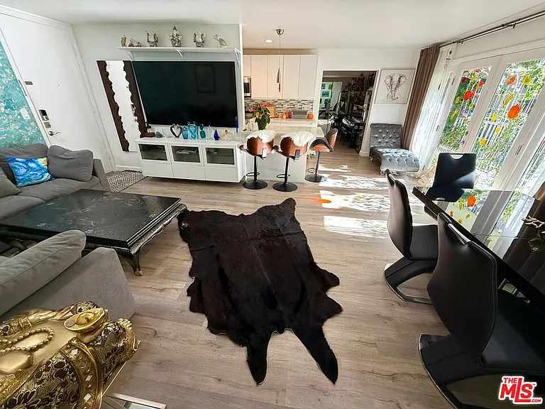 843 4th St #207 — Photo 3
