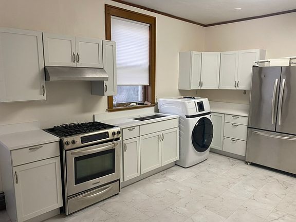 5th image of 5839 W Midway Park Floor 2