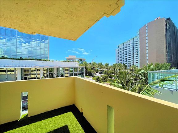 3rd image of 2924 Collins Ave APT 403
